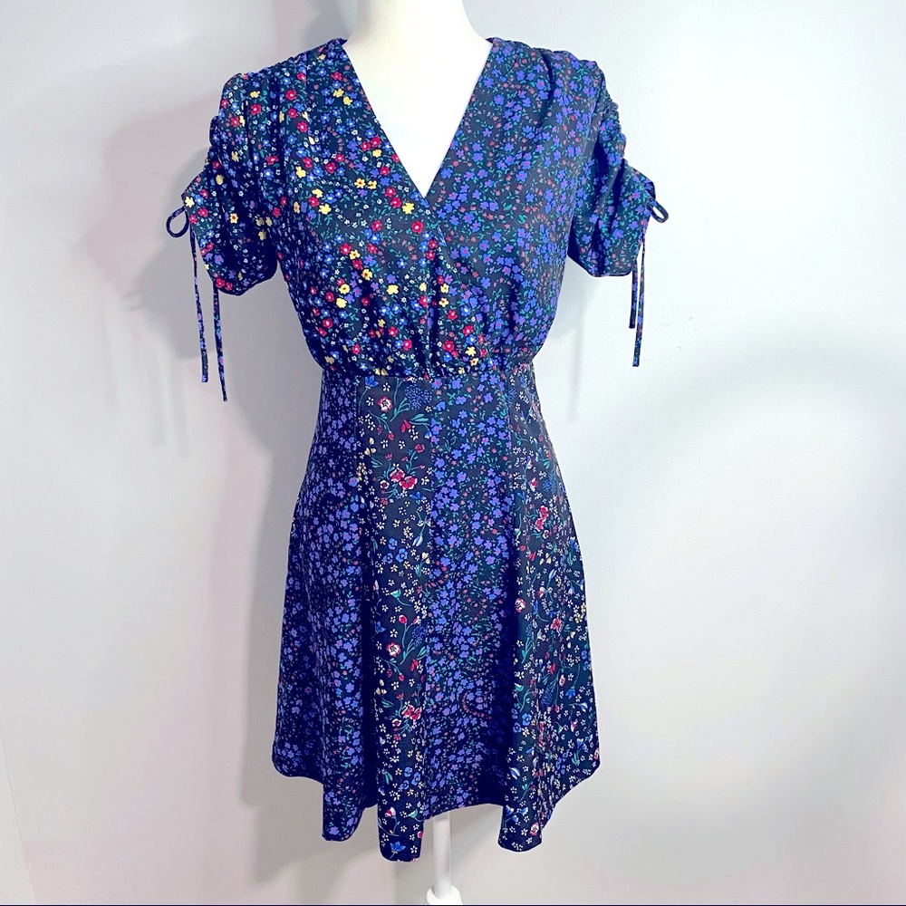 FRENCH CONNECTION - Floral Printed Tie Short Mini Dress! 💙